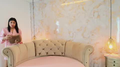 Snapshot of khloeblake chatting on November 26, 4:57 am Khloe online show from November 26, 4:57 am