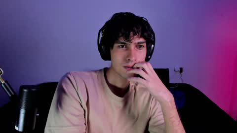 khozler_ online show from January 3, 8:54 am