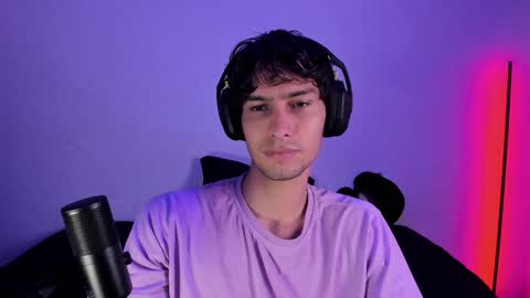 khozler_ online show from January 5, 4:04 am