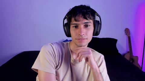 khozler_ online show from February 11, 8:48 am