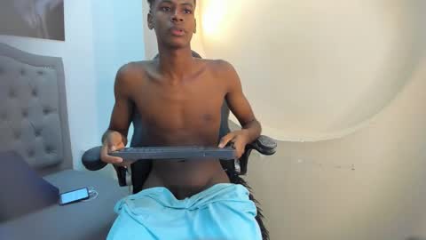 Snapshot of khris__evans chatting on January 7, 9:50 pm Kris Evans online show from January 7, 9:50 pm