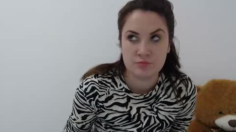 Sarah online show from February 10, 2:54 pm