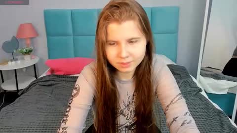 Snapshot of ki_wizz chatting on October 5, 3:05 am Ellie online show from October 5, 3:05 am