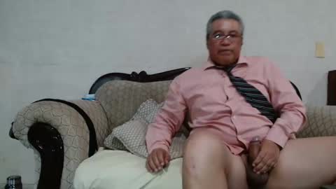 Snapshot of kiaming chatting on December 11, 10:27 pm KIA MING AND HER TEACHER online show from December 11, 10:27 pm