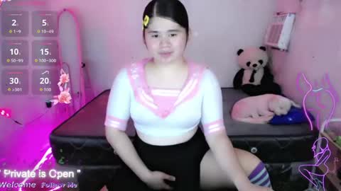 Your SweetGirl Ts online show from May 12, 1:41 pm
