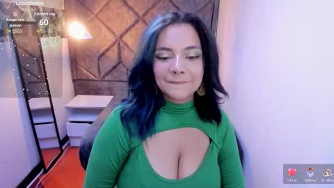 kiara Cruz online show from October 29, 8:43 pm