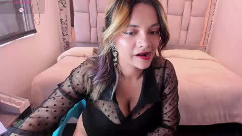 Snapshot of kiara_cruz__ chatting on May 12, 8:17 pm kiara Cruz online show from May 12, 8:17 pm