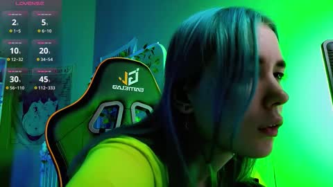 Snapshot of kiara_dream chatting on September 10, 9:15 pm Kira online show from September 10, 9:15 pm