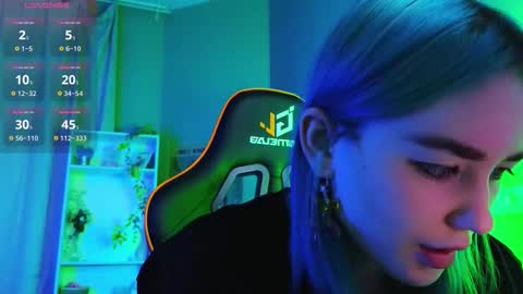 Snapshot of kiara_dream chatting on September 17, 9:16 pm Kira online show from September 17, 9:16 pm