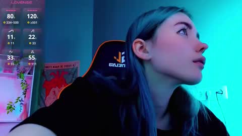 Snapshot of kiara_dream chatting on September 18, 8:55 pm Kira online show from September 18, 8:55 pm