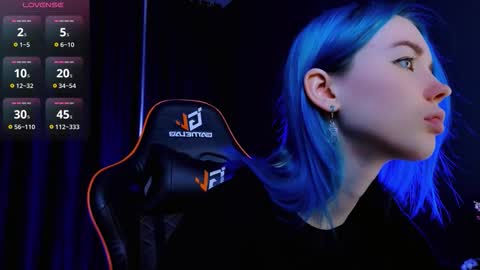 Snapshot of kiara_dream chatting on October 6, 9:01 pm Kira online show from October 6, 9:01 pm