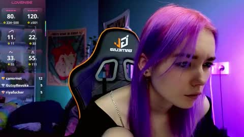 Snapshot of kiara_dream chatting on October 18, 9:15 pm Kira online show from October 18, 9:15 pm