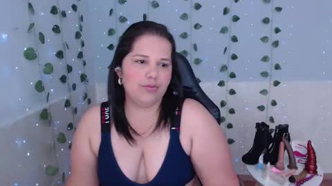 Snapshot of kiara_scottt chatting on February 27, 8:28 am Kiara online show from February 27, 8:28 am