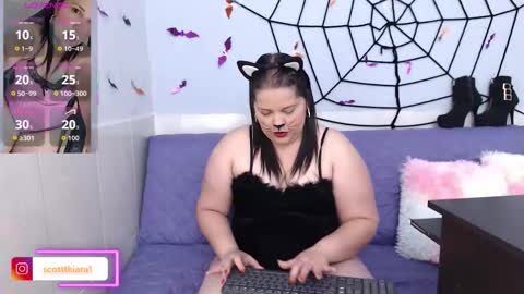 Snapshot of kiara_scottt chatting on October 28, 8:29 am Kiara online show from October 28, 8:29 am