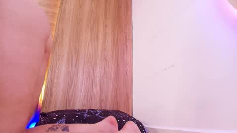 kiaralopez_ online show from March 28, 3:28 am