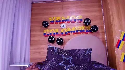 kiaralopez_ online show from June 14, 3:30 am