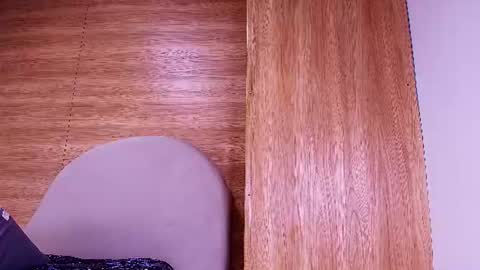 kiaralopez_ online show from June 18, 9:14 am