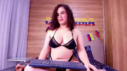 kiaralopez_ online show from June 19, 4:28 am