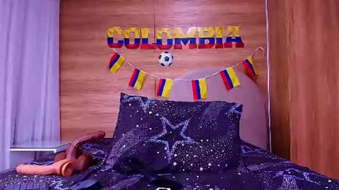 kiaralopez_ online show from June 20, 3:09 am