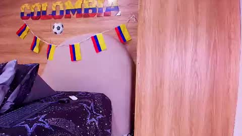 kiaralopez_ online show from June 25, 5:12 am
