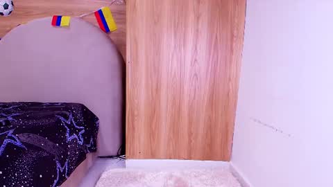 kiaralopez_ online show from July 4, 3:02 am