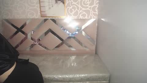 kiara online show from June 19, 8:34 pm