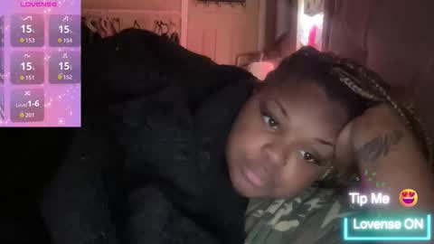 Snapshot of kiarasugars chatting on December 15, 3:38 pm KiaraSugars online show from December 15, 3:38 pm