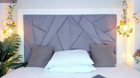 Snapshot of kiarhatrixie chatting on December 3, 3:14 am kiarha online show from December 3, 3:14 am