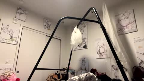 Snapshot of kibrombariu45 chatting on December 28, 12:56 pm HunneysPlayRoom online show from December 28, 12:56 pm