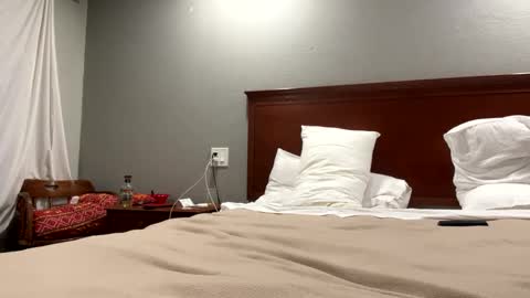 Snapshot of kibrombariu45 chatting on February 21, 9:24 am HunneysPlayRoom online show from February 21, 9:24 am