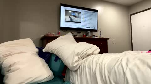 Snapshot of kibrombariu45 chatting on November 3, 12:50 pm HunneysPlayRoom online show from November 3, 12:50 pm