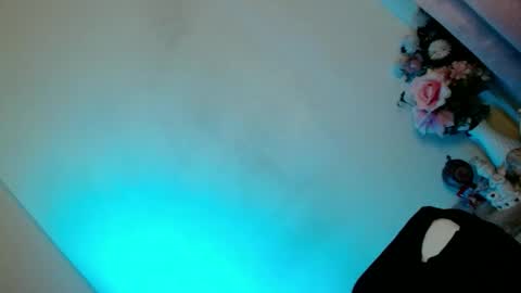 Snapshot of kiera_on_fire chatting on November 28, 5:43 am Kiera online show from November 28, 5:43 am