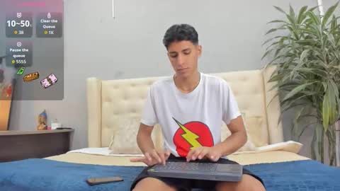 Snapshot of kieran_derek chatting on September 23, 3:42 am Kieran Derek online show from September 23, 3:42 am