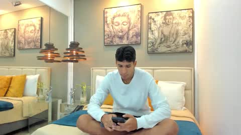 Snapshot of kieran_derek chatting on October 29, 3:31 am Kieran Derek online show from October 29, 3:31 am