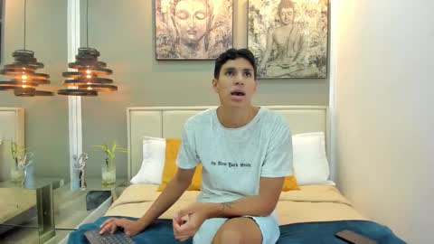 Snapshot of kieran_derek chatting on November 5, 3:17 am Kieran Derek online show from November 5, 3:17 am