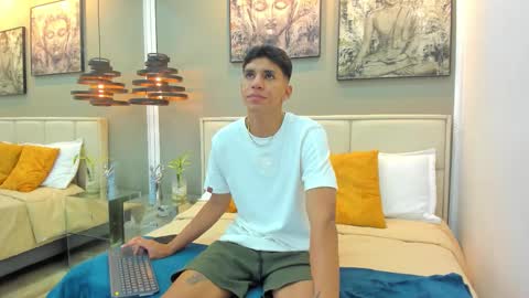 Snapshot of kieran_derek chatting on November 8, 4:12 am Kieran Derek online show from November 8, 4:12 am