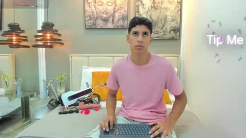 Snapshot of kieran_derek chatting on November 13, 3:27 am Kieran Derek online show from November 13, 3:27 am