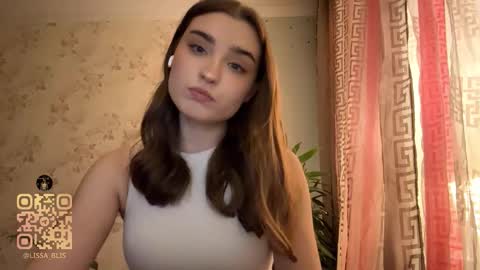 Ola my name is Lissa  Lets hit 10 Thumbs Up together   online show from February 3, 8:47 pm