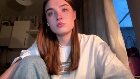 Ola my name is Lissa  Lets hit 10 Thumbs Up together   online show from March 16, 3:05 pm