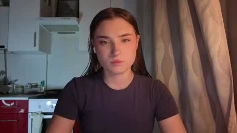 Ola my name is Lissa  Lets hit 10 Thumbs Up together   online show from June 23, 6:50 pm