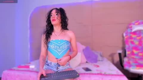 KIM COOPER online show from December 5, 10:35 am