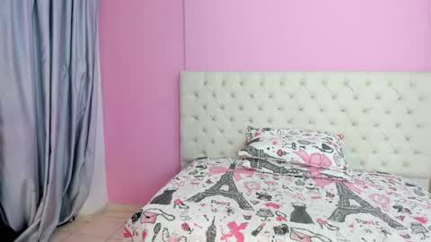 Snapshot of kiitty_horny_ chatting on June 1, 12:29 pm Melody online show from June 1, 12:29 pm