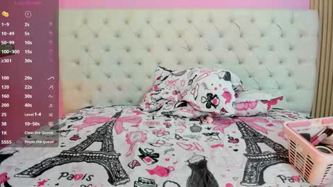 Snapshot of kiitty_horny_ chatting on June 5, 12:33 pm Melody online show from June 5, 12:33 pm