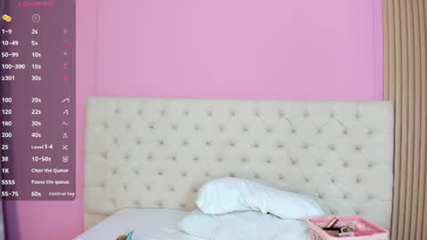 Snapshot of kiitty_horny_ chatting on June 11, 12:25 pm Melody online show from June 11, 12:25 pm