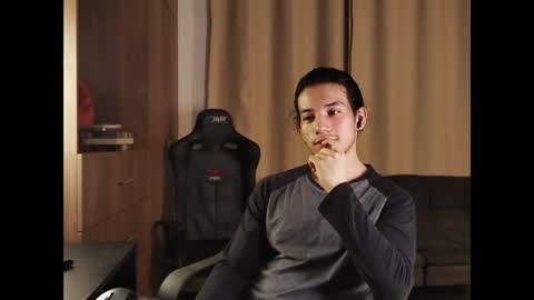 kikeruiz 19 online show from December 5, 1:03 am