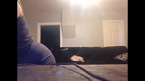 Snapshot of kiki587516 chatting on October 22, 1:55 pm kiki587516 online show from October 22, 1:55 pm