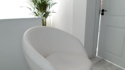 Snapshot of kiki_akai chatting on March 11, 9:45 am Ada online show from March 11, 9:45 am