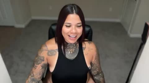 Snapshot of kiki_ink69 chatting on June 13, 12:19 am kikilove online show from June 13, 12:19 am
