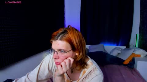 Kiki online show from December 18, 6:03 pm