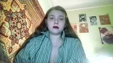 Snapshot of kikibang_ chatting on March 19, 8:35 pm kikibang_ online show from March 19, 8:35 pm